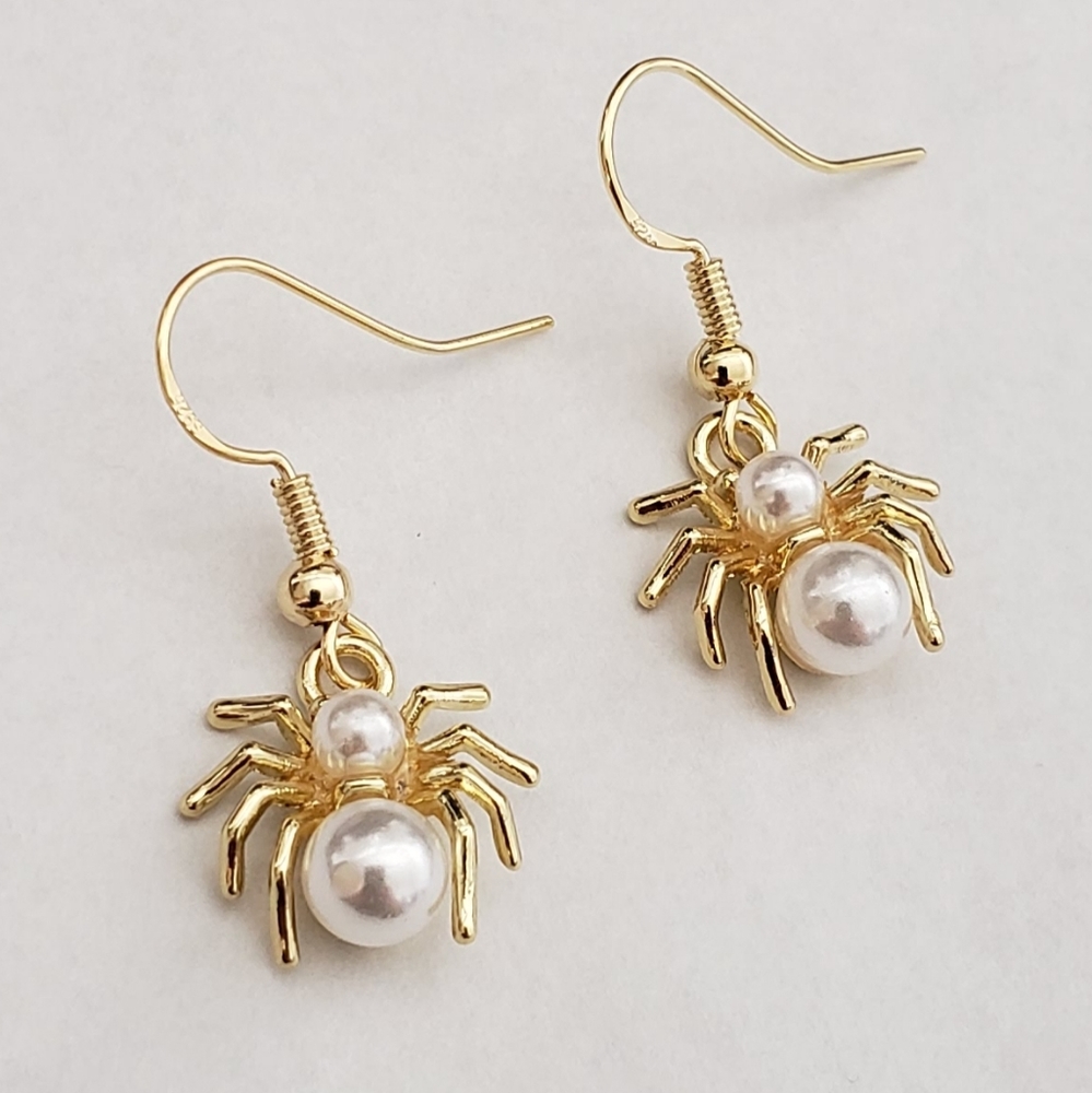 Spider‎ Earrings with Pearl accents Hypoallergenic NWT Halloween